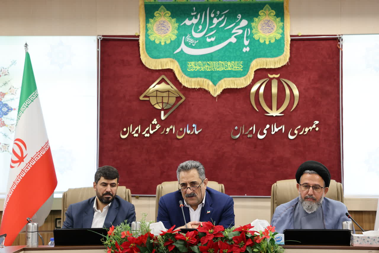 تأکید بر اخلاق سازمانی و خدمت صادقانه در آیین جشن میلاد پیامبر(ص) و امام صادق(ع) در سازمان امور عشایر ایران