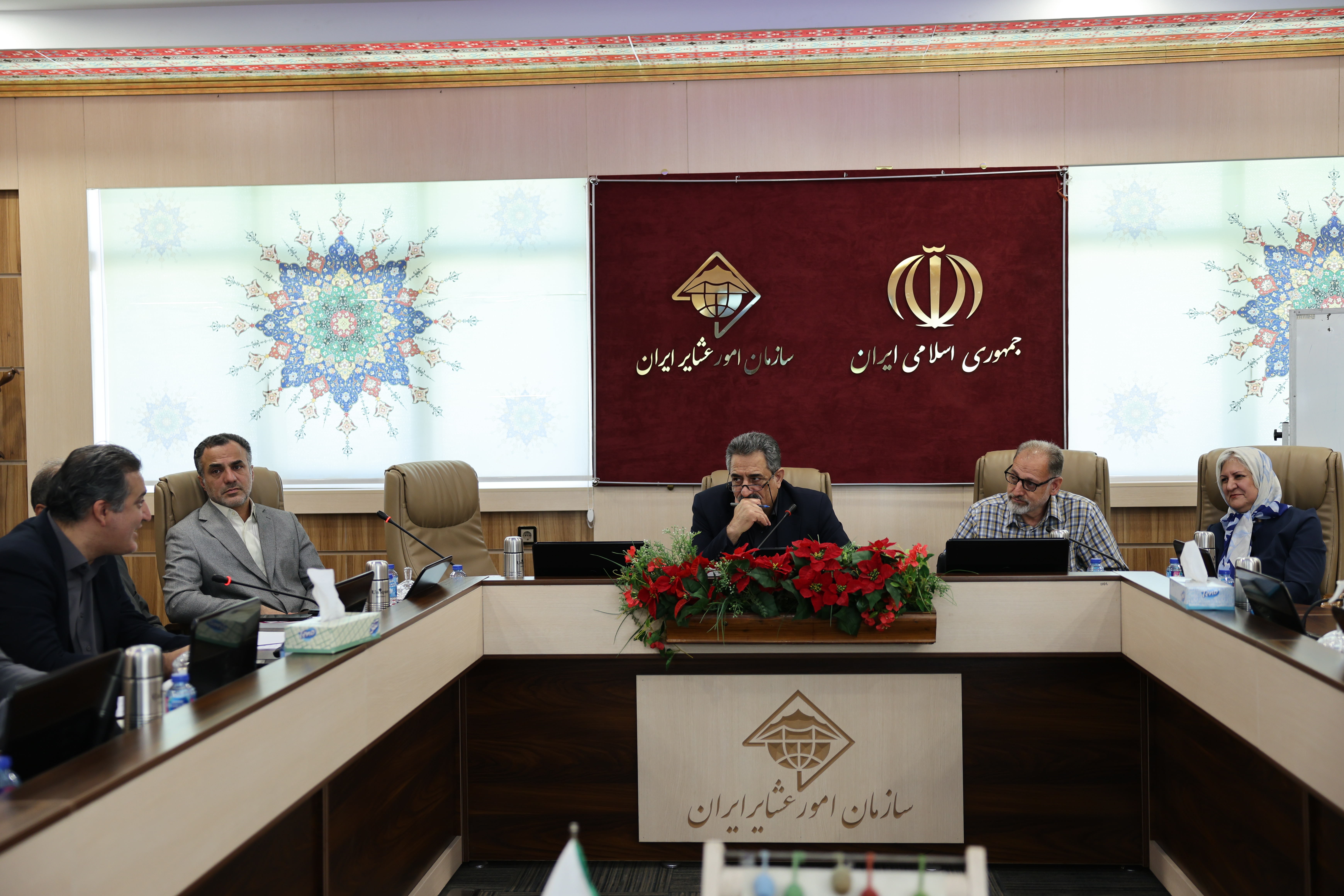 ساماندهی زنجیره ارزش پشم دام عشایر با رویکرد اقتصادی و بازارمحور