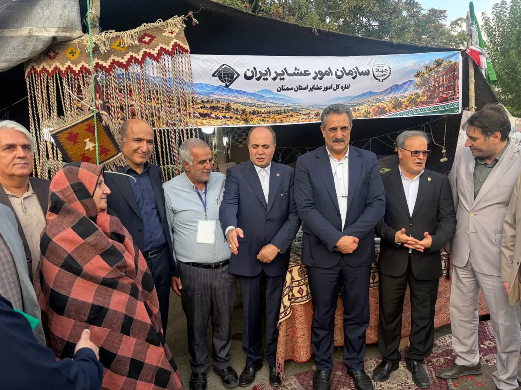 بازدید وزیر جهاد کشاورزی و رئیس سازمان امور عشایر ایران از غرفه امور عشایر استان سمنان
