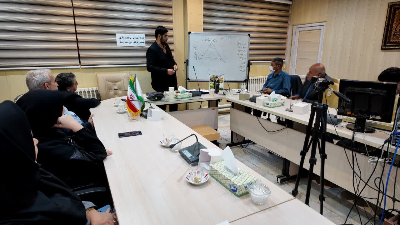 آموزش پدافند غیرعامل به کارکنان امور عشایر اردبیل؛ تأکید بر امنیت غذایی و صیانت از سرمایه‌های عشایری