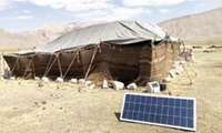 سیاه‌چادر‌های عشایر در انتظار پنل‌های خورشیدی